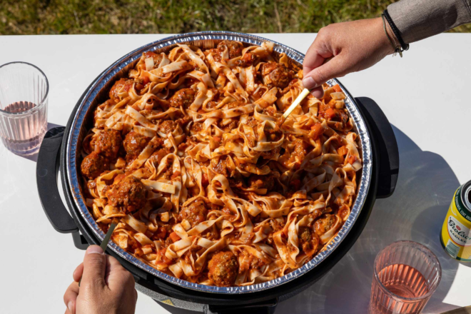 Ameland pan pastaschotel buiten tafel